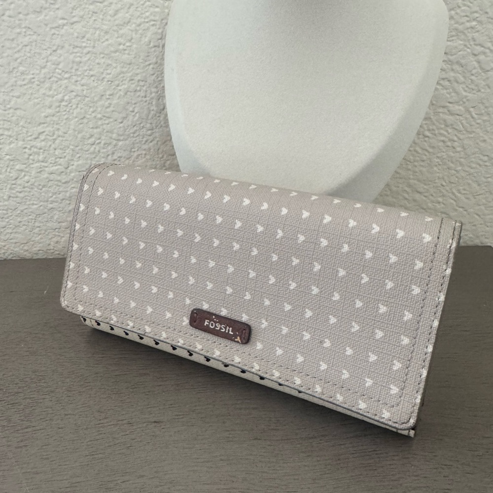 Fossil | Gray Heart Pattern Wallet - image 1